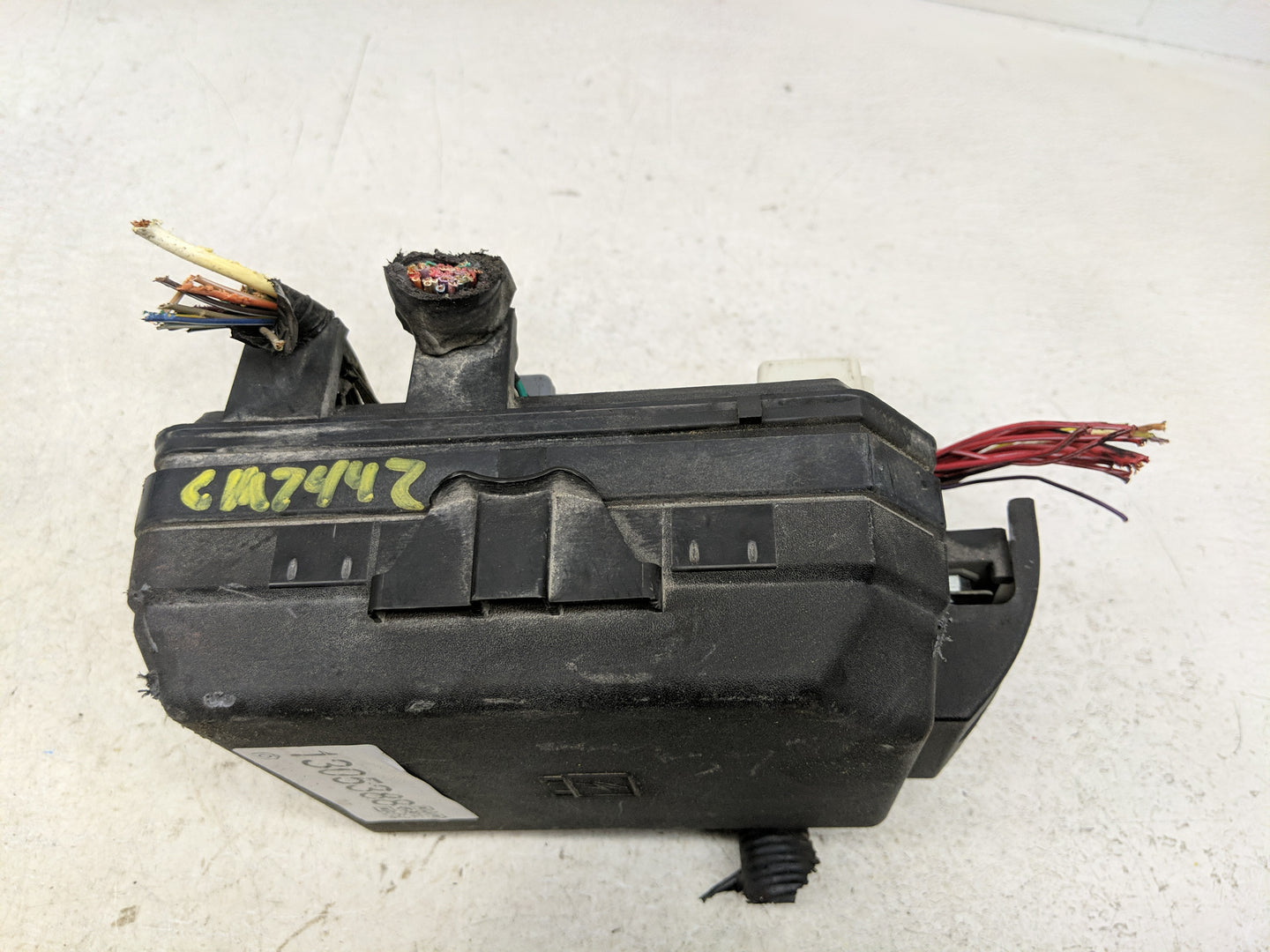 2012-2016 Chevrolet Impala Fusebox Fuse Box Panel Relay Module P/N:13786621 Fits Fits 2012 2013 2014 2015 2016 OEM Used Auto