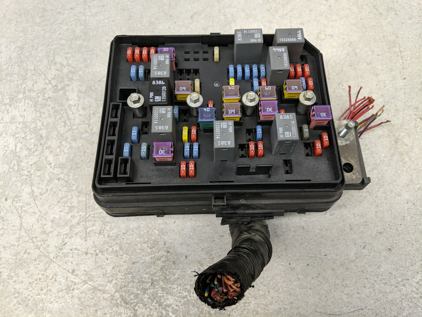2012-2016 Chevrolet Impala Fusebox Fuse Box Panel Relay Module P/N:13786621 Fits Fits 2012 2013 2014 2015 2016 OEM Used Auto