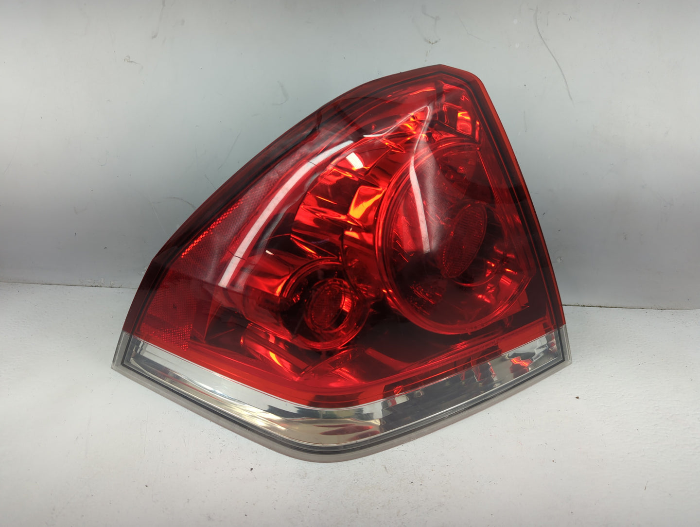 2006-2016 Chevrolet Impala Tail Light Assembly Driver Left OEM P/N:25971597 Fits OEM Used Auto Parts - Oemusedautoparts1.com