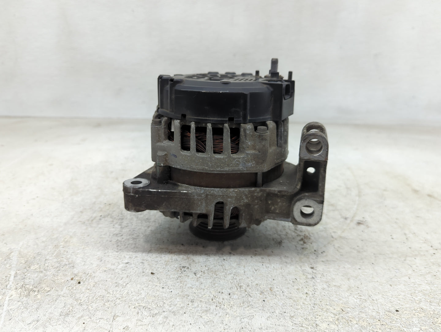 2012-2016 Chevrolet Impala Alternator Replacement Generator Charging Assembly Engine OEM P/N:13502585 Fits OEM Used Auto Par