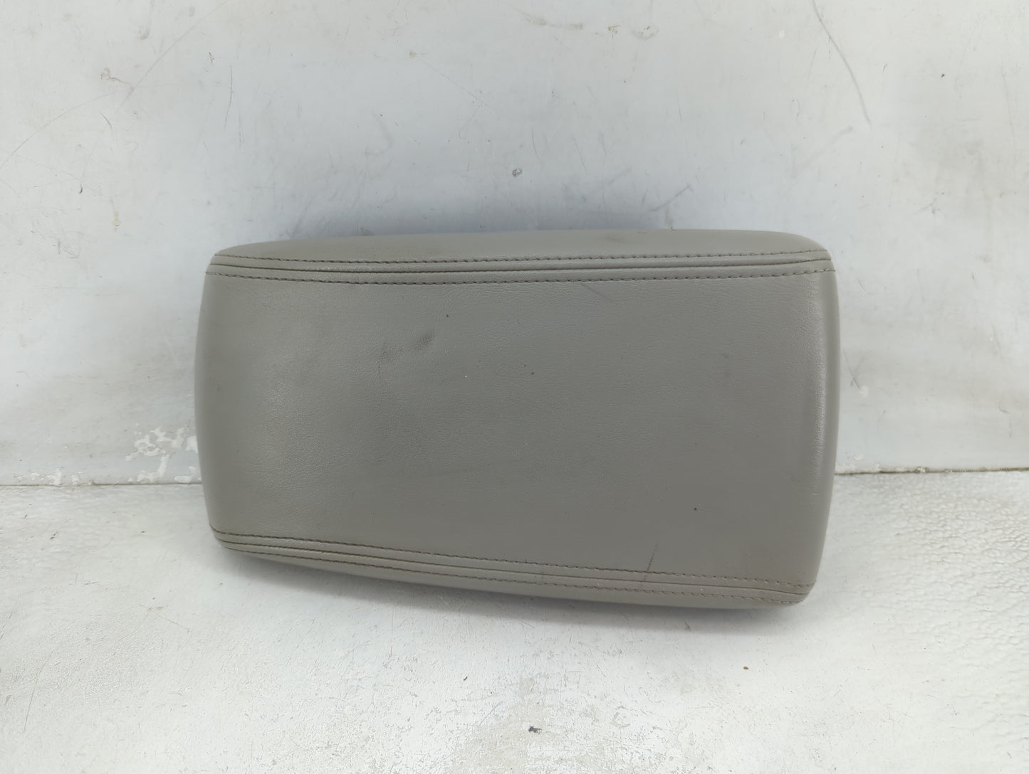2012 Chevrolet Impala Center Console Armrest Cover Lid P/N:1878851-311N Fits OEM Used Auto Parts - Oemusedautoparts1.com
