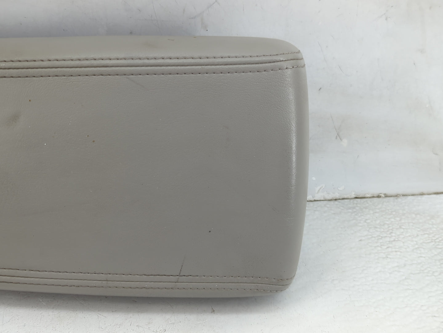 2012 Chevrolet Impala Center Console Armrest Cover Lid P/N:1878851-311N Fits OEM Used Auto Parts - Oemusedautoparts1.com