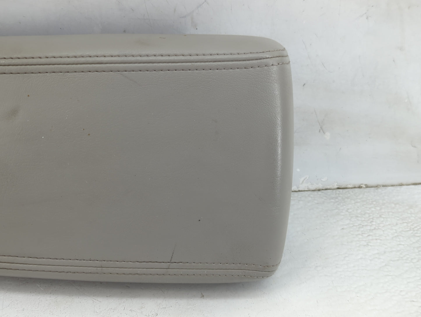 2012 Chevrolet Impala Center Console Armrest Cover Lid P/N:1878851-311N Fits OEM Used Auto Parts - Oemusedautoparts1.com