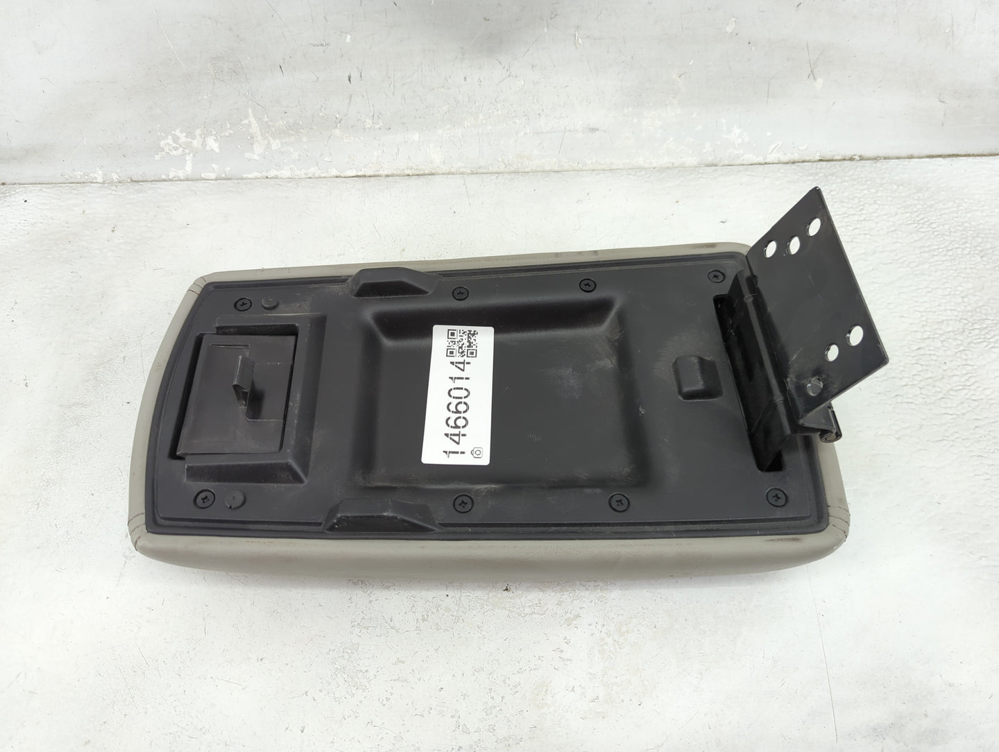 2012 Chevrolet Impala Center Console Armrest Cover Lid P/N:1878851-311N Fits OEM Used Auto Parts - Oemusedautoparts1.com