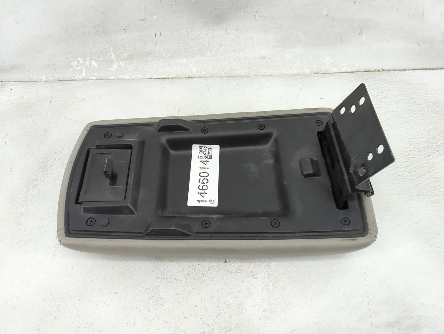 2012 Chevrolet Impala Center Console Armrest Cover Lid P/N:1878851-311N Fits OEM Used Auto Parts - Oemusedautoparts1.com