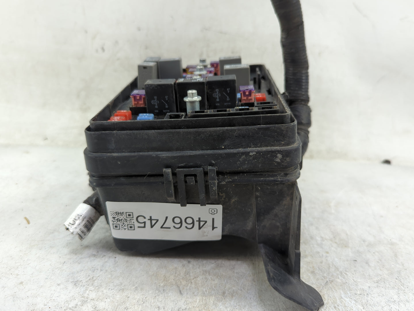2012 Chevrolet Impala Fusebox Fuse Box Panel Relay Module P/N:15328866 13500114, 13500126 Fits OEM Used Auto Parts - Oemused