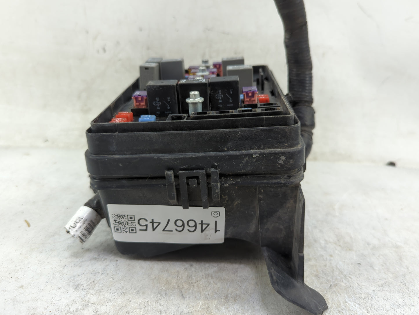 2012 Chevrolet Impala Fusebox Fuse Box Panel Relay Module P/N:15328866 13500114, 13500126 Fits OEM Used Auto Parts - Oemused