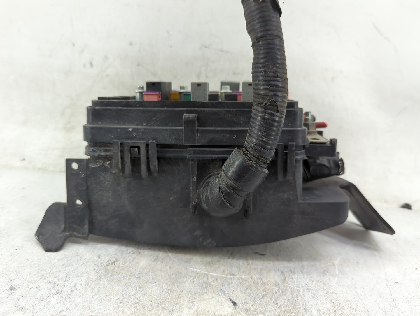 2012 Chevrolet Impala Fusebox Fuse Box Panel Relay Module P/N:15328866 13500114, 13500126 Fits OEM Used Auto Parts - Oemused
