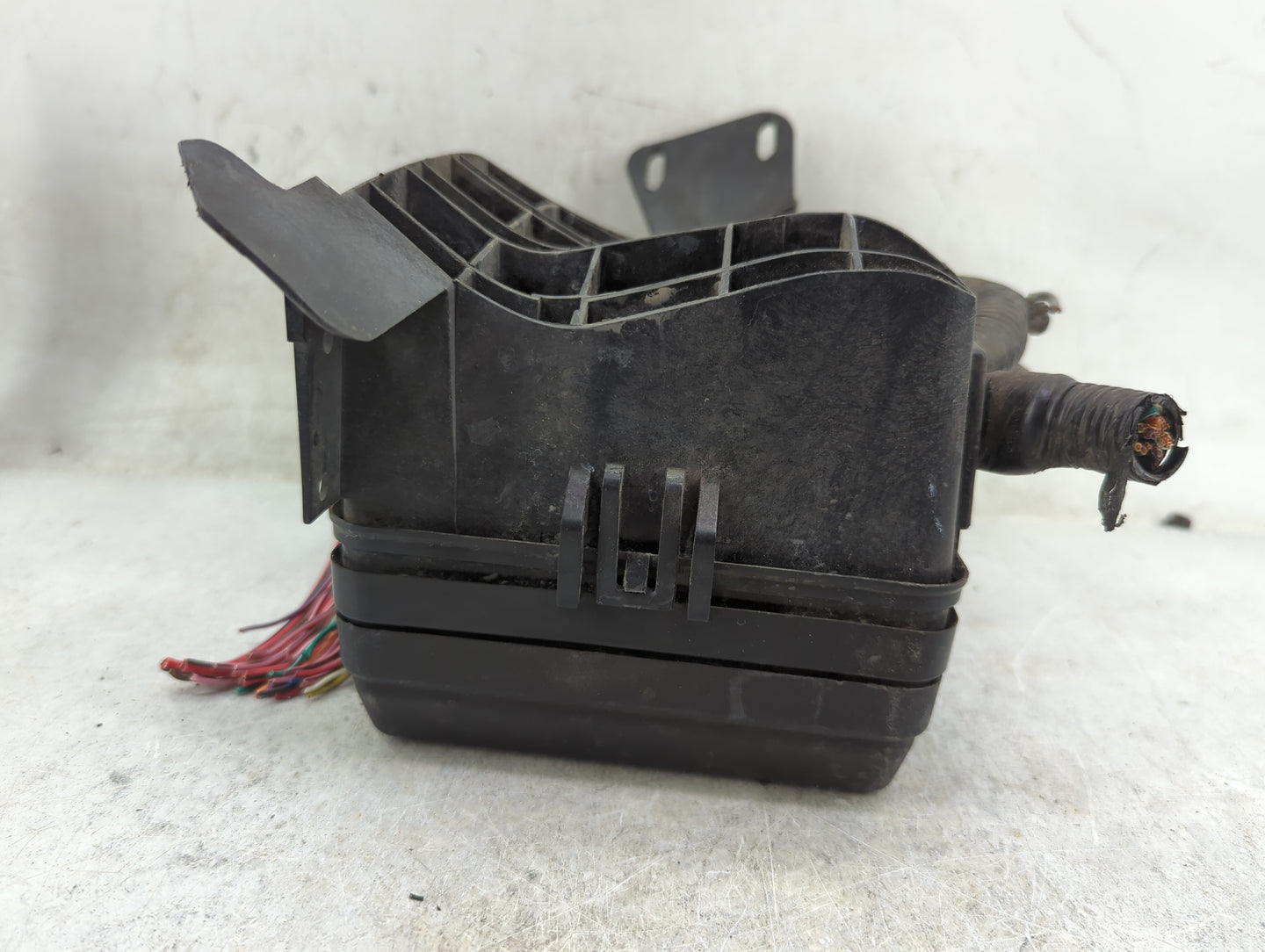 2012 Chevrolet Impala Fusebox Fuse Box Panel Relay Module Fits OEM Used Auto Parts - Oemusedautoparts1.com