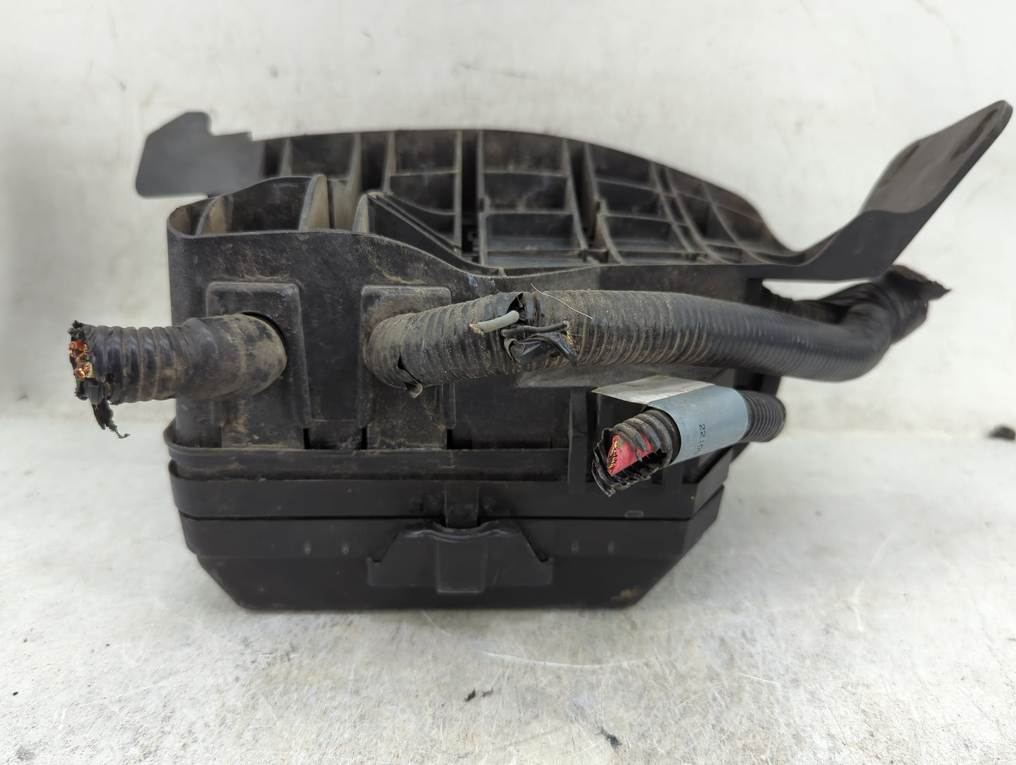 2012 Chevrolet Impala Fusebox Fuse Box Panel Relay Module Fits OEM Used Auto Parts - Oemusedautoparts1.com