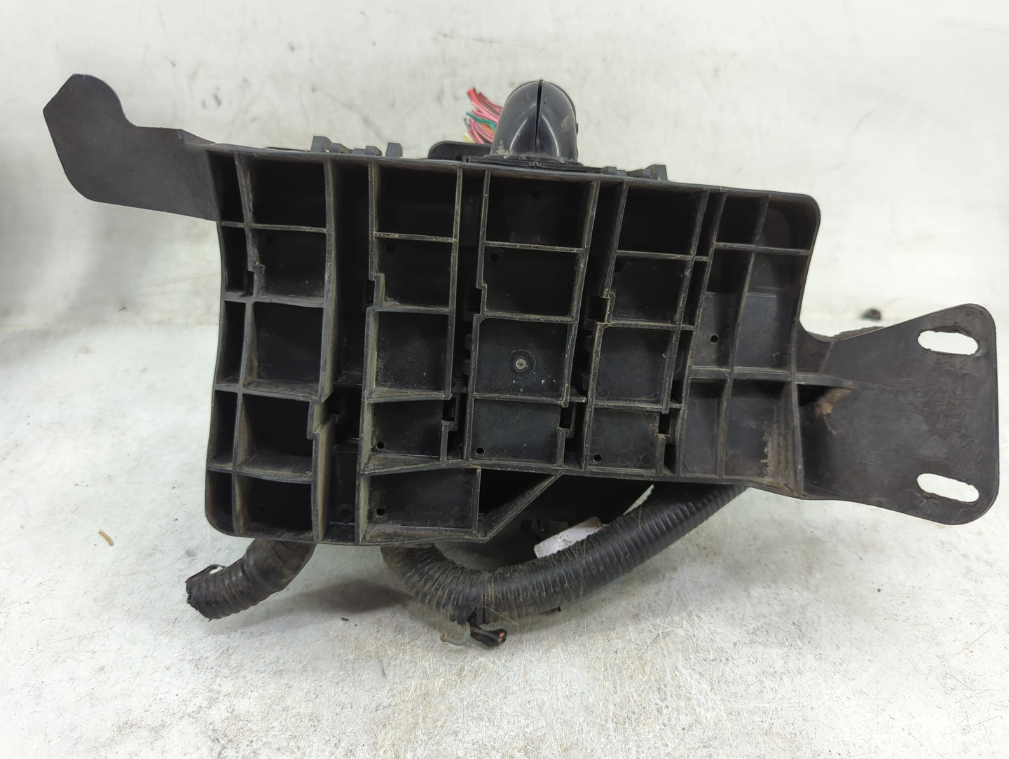 2012 Chevrolet Impala Fusebox Fuse Box Panel Relay Module Fits OEM Used Auto Parts - Oemusedautoparts1.com