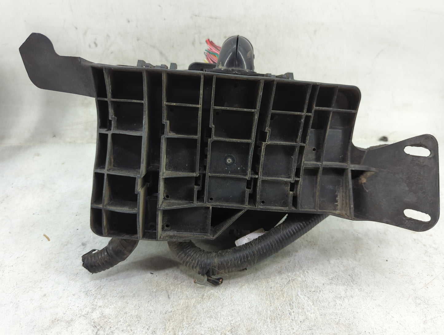 2012 Chevrolet Impala Fusebox Fuse Box Panel Relay Module Fits OEM Used Auto Parts - Oemusedautoparts1.com
