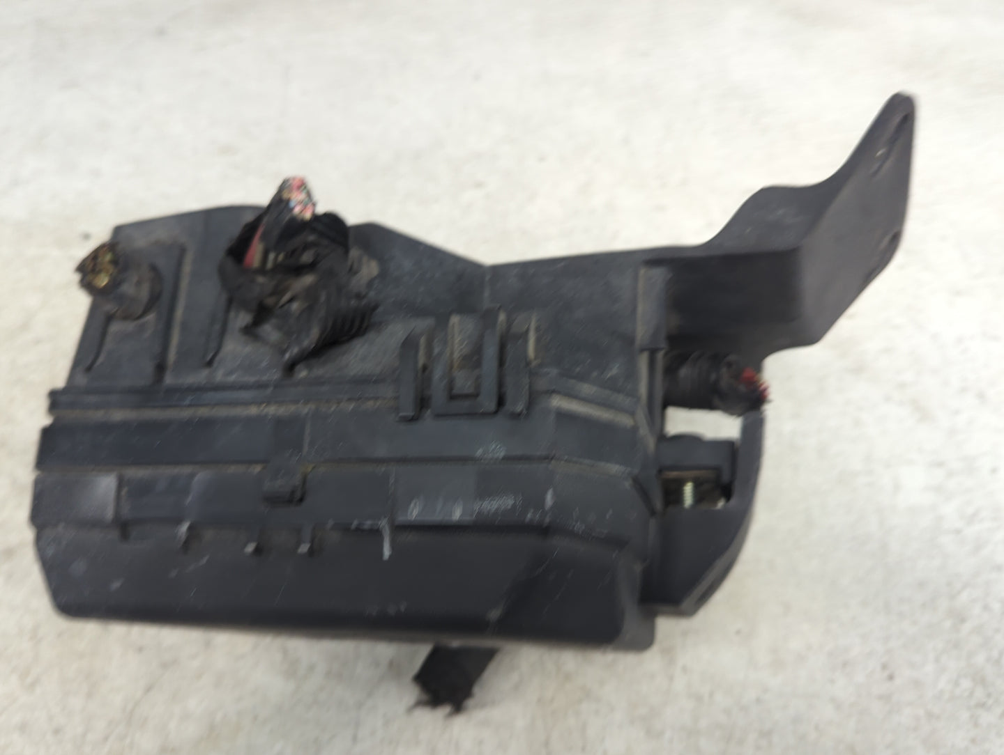2012 Chevrolet Impala Fusebox Fuse Box Panel Relay Module Fits OEM Used Auto Parts - Oemusedautoparts1.com