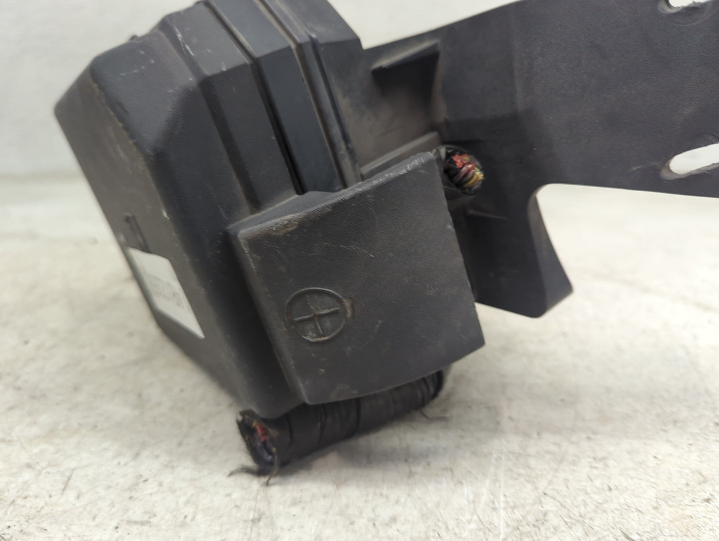 2012 Chevrolet Impala Fusebox Fuse Box Panel Relay Module Fits OEM Used Auto Parts - Oemusedautoparts1.com