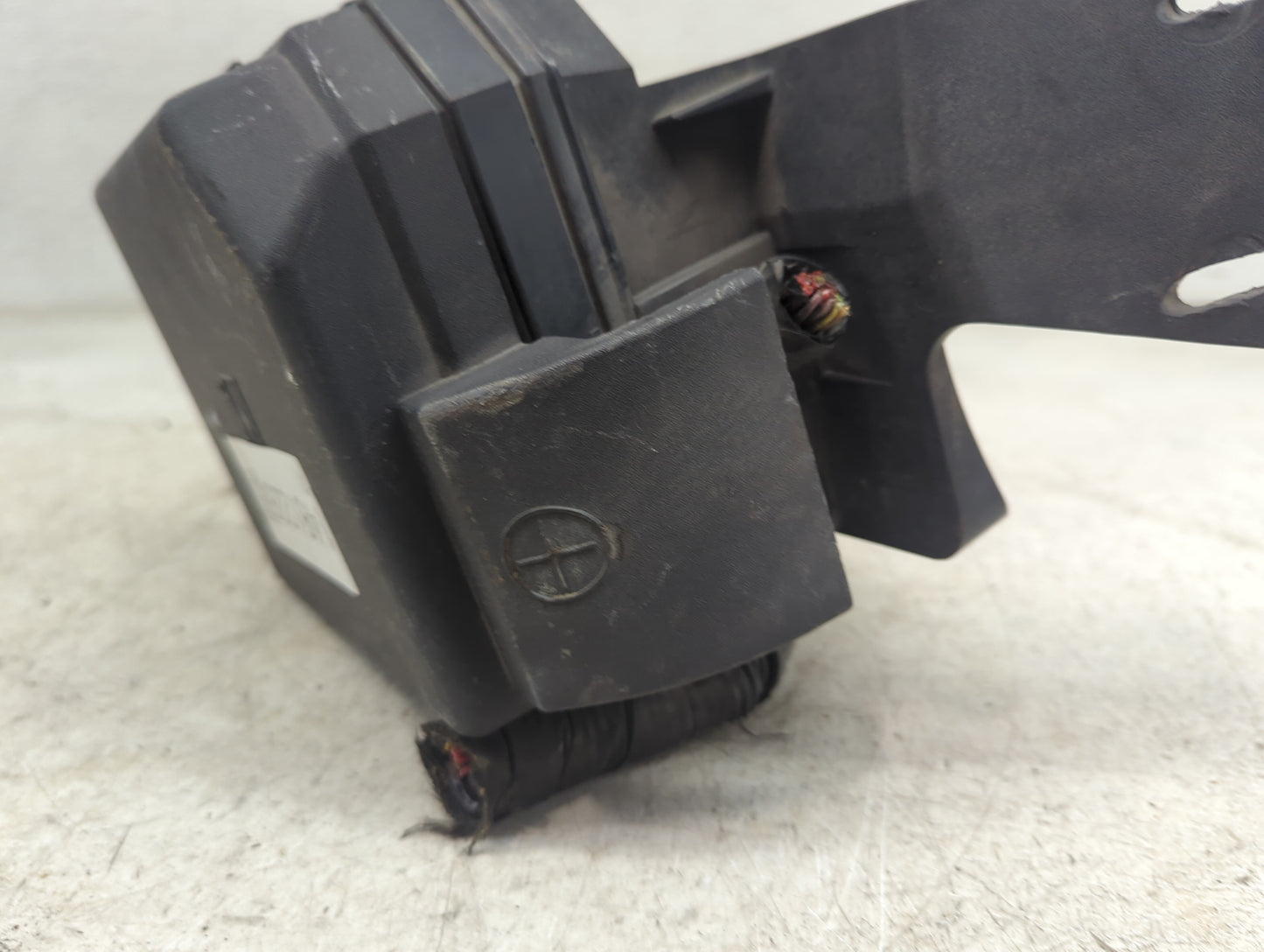 2012 Chevrolet Impala Fusebox Fuse Box Panel Relay Module Fits OEM Used Auto Parts - Oemusedautoparts1.com