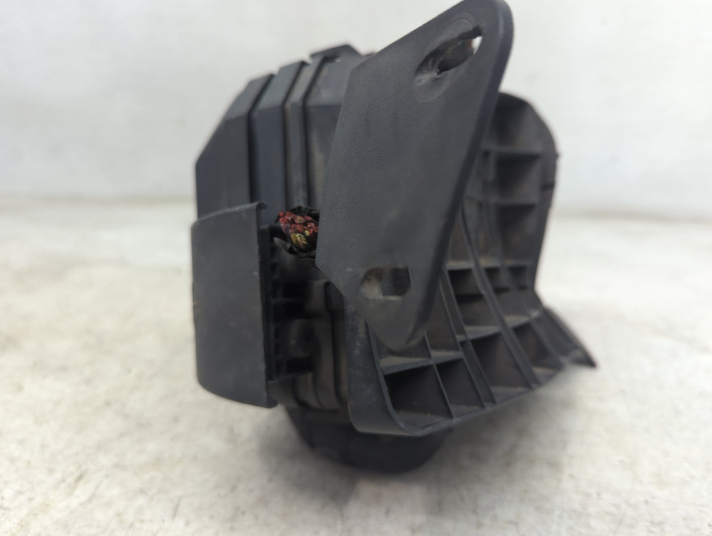 2012 Chevrolet Impala Fusebox Fuse Box Panel Relay Module Fits OEM Used Auto Parts - Oemusedautoparts1.com
