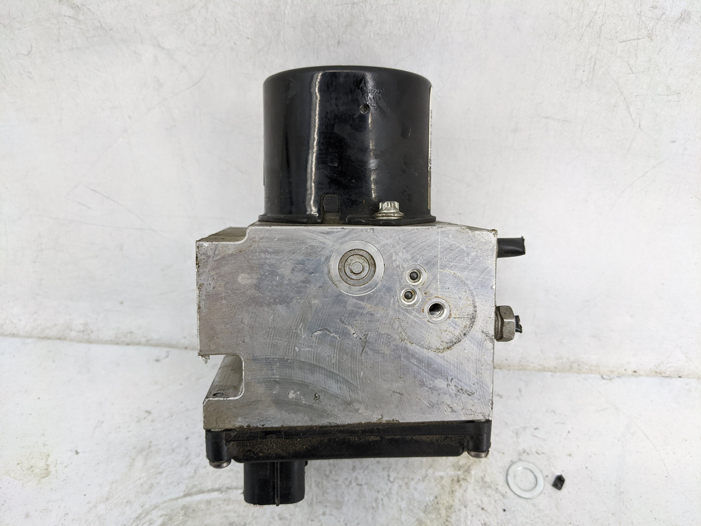2012-2016 Chevrolet Impala ABS Pump Control Module Replacement P/N:20864353 20864448 Fits Fits 2012 2013 2014 2015 2016 OEM 