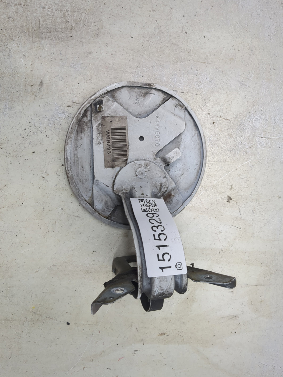 2012 Chevrolet Impala Fuel Tank Door Lid Gas Tank White - Oemusedautoparts1.com