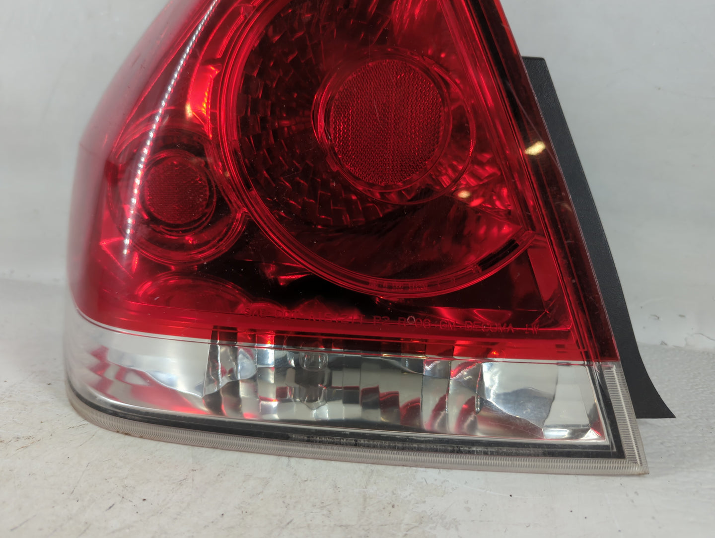 2006-2016 Chevrolet Impala Tail Light Assembly Driver Left OEM P/N:25853831 320087 A Fits OEM Used Auto Parts - Oemusedautop