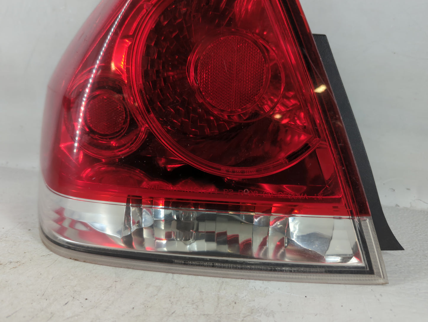 2006-2016 Chevrolet Impala Tail Light Assembly Driver Left OEM P/N:25853831 320087 A Fits OEM Used Auto Parts - Oemusedautop