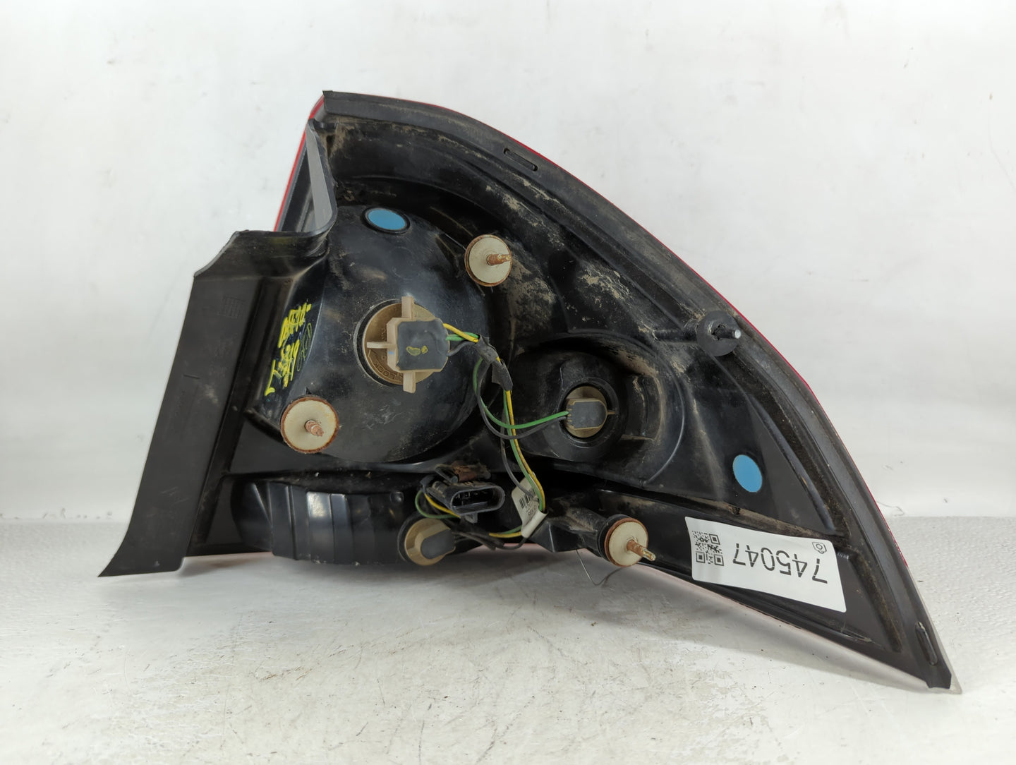 2006-2016 Chevrolet Impala Tail Light Assembly Driver Left OEM P/N:25853831 320087 A Fits OEM Used Auto Parts - Oemusedautop