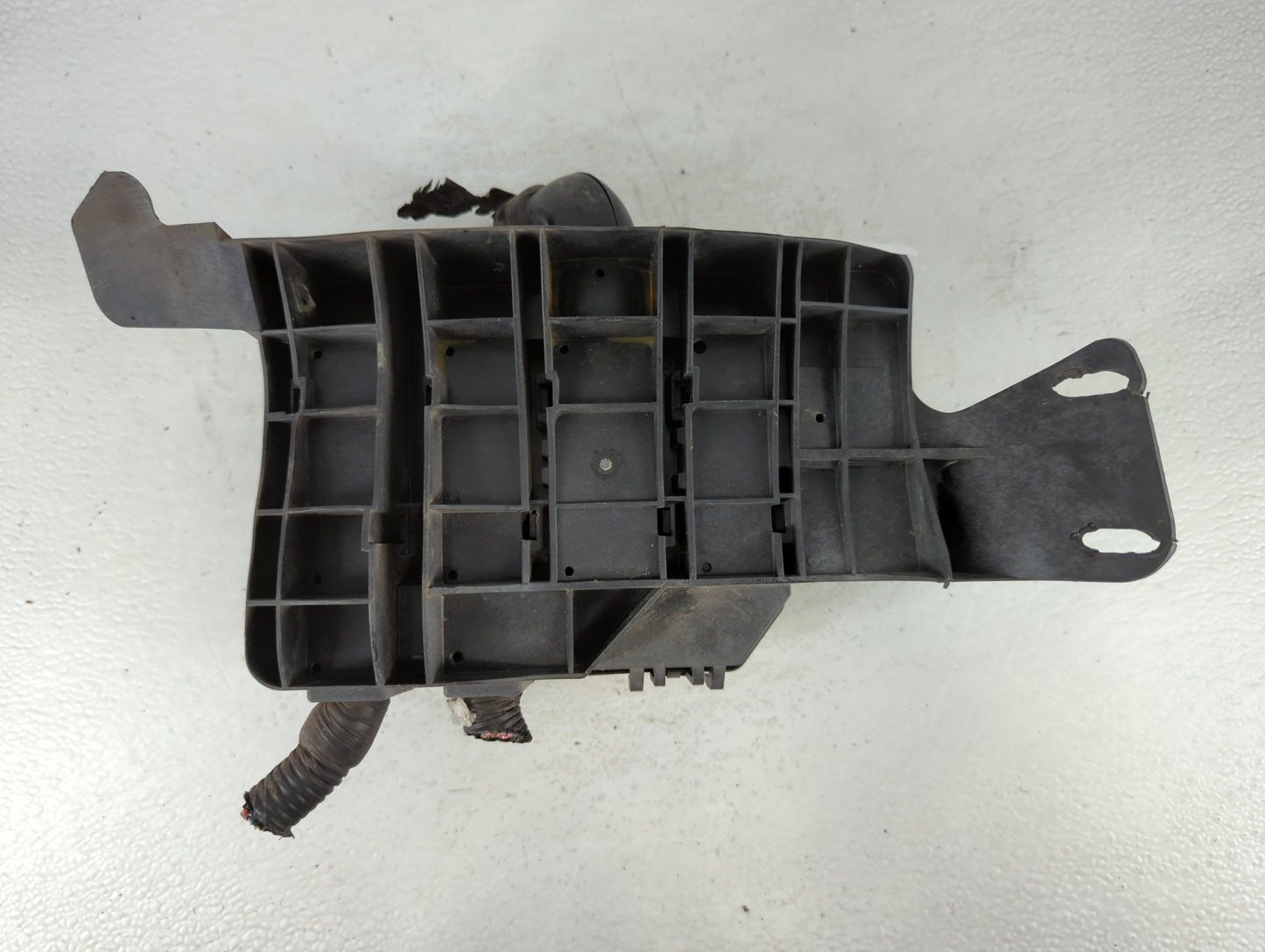 2012-2016 Chevrolet Impala Fusebox Fuse Box Panel Relay Module P/N:15358655 Fits Fits 2012 2013 2014 2015 2016 OEM Used Auto