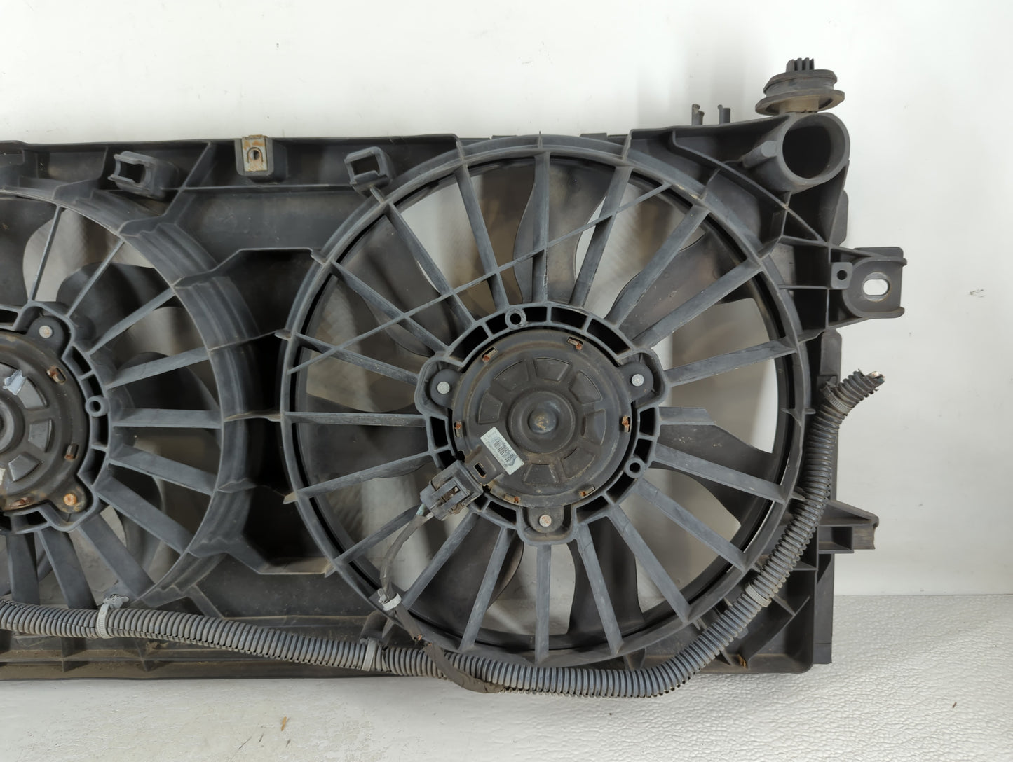 2006-2016 Chevrolet Impala Left Radiator Fan Motor Assembly - Oemusedautoparts1.com