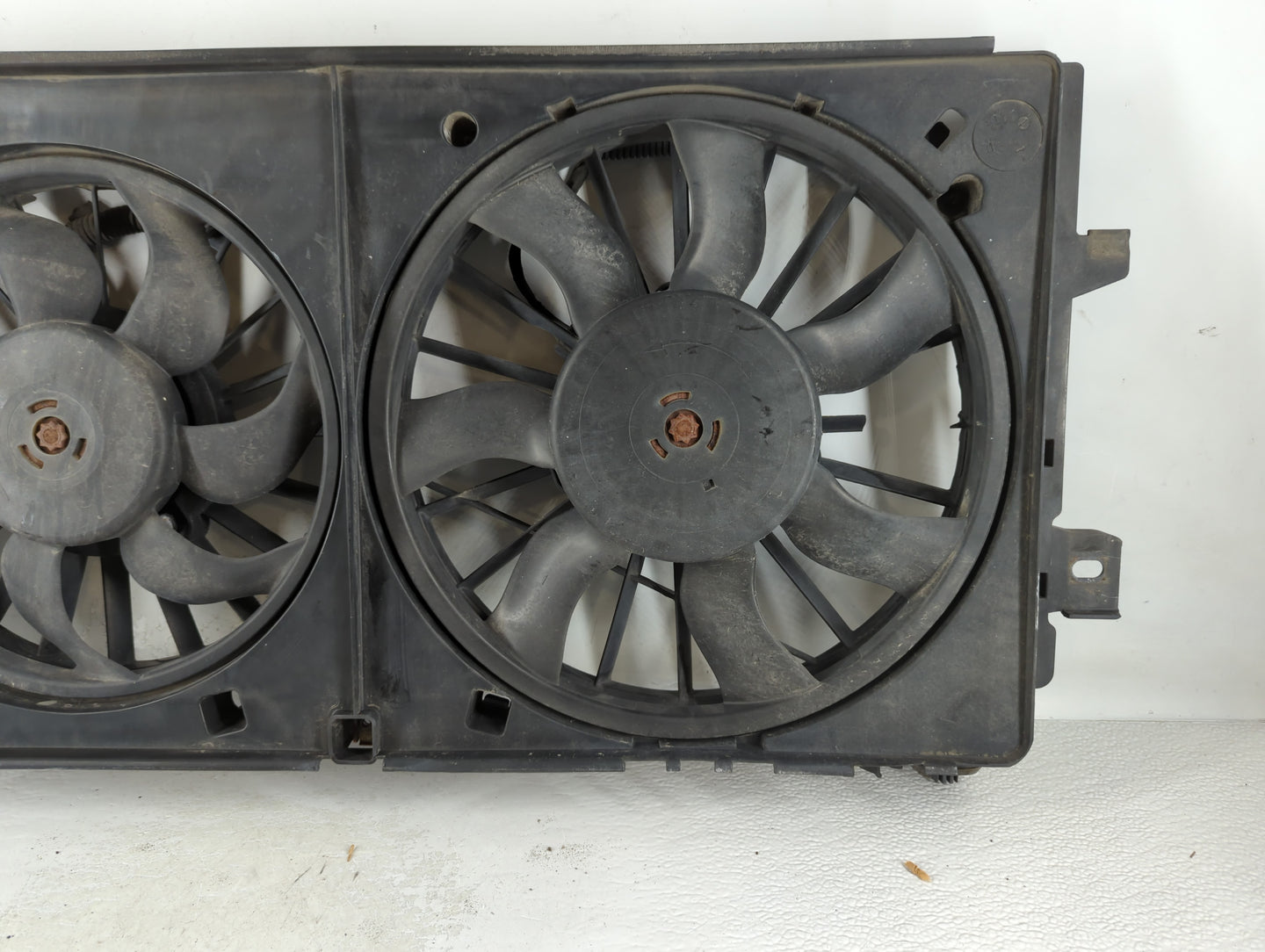 2006-2016 Chevrolet Impala Left Radiator Fan Motor Assembly - Oemusedautoparts1.com