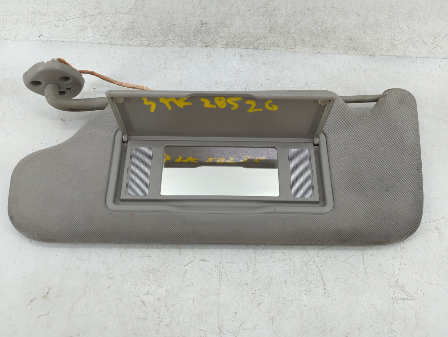 2006-2016 Chevrolet Impala Sun Visor Shade Replacement Driver Left Mirror Fits OEM Used Auto Parts - Oemusedautoparts1.com