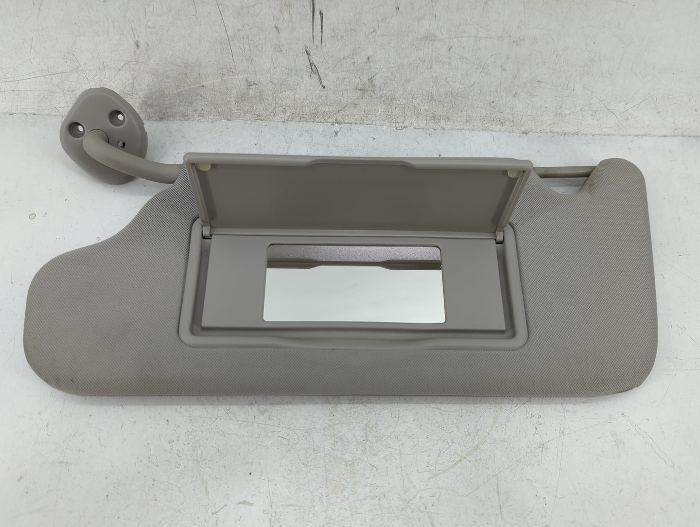 2006-2016 Chevrolet Impala Sun Visor Shade Replacement Driver Left Mirror Fits OEM Used Auto Parts - Oemusedautoparts1.com