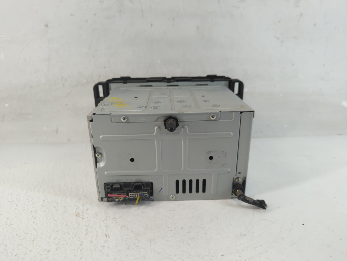2011-2012 Chevrolet Impala Radio AM FM Cd Player Receiver Replacement P/N:20756283 Fits Fits 2011 2012 OEM Used Auto Parts -