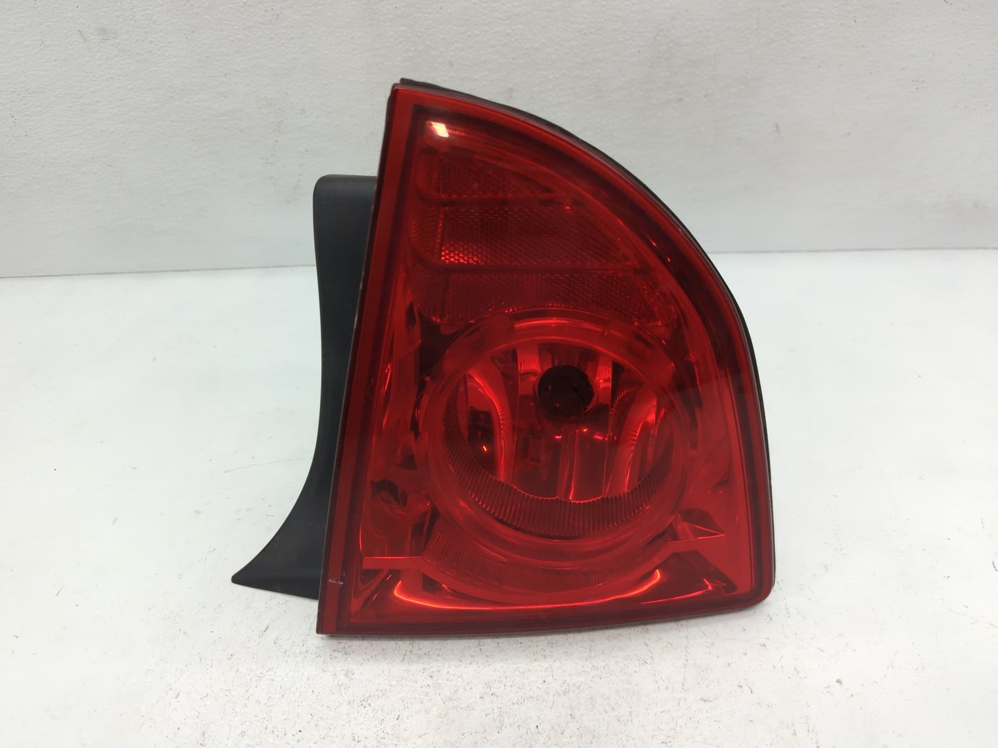 2012 Chevrolet Malibu Tail Light Assembly Passenger Right OEM Fits OEM Used Auto Parts - Oemusedautoparts1.com