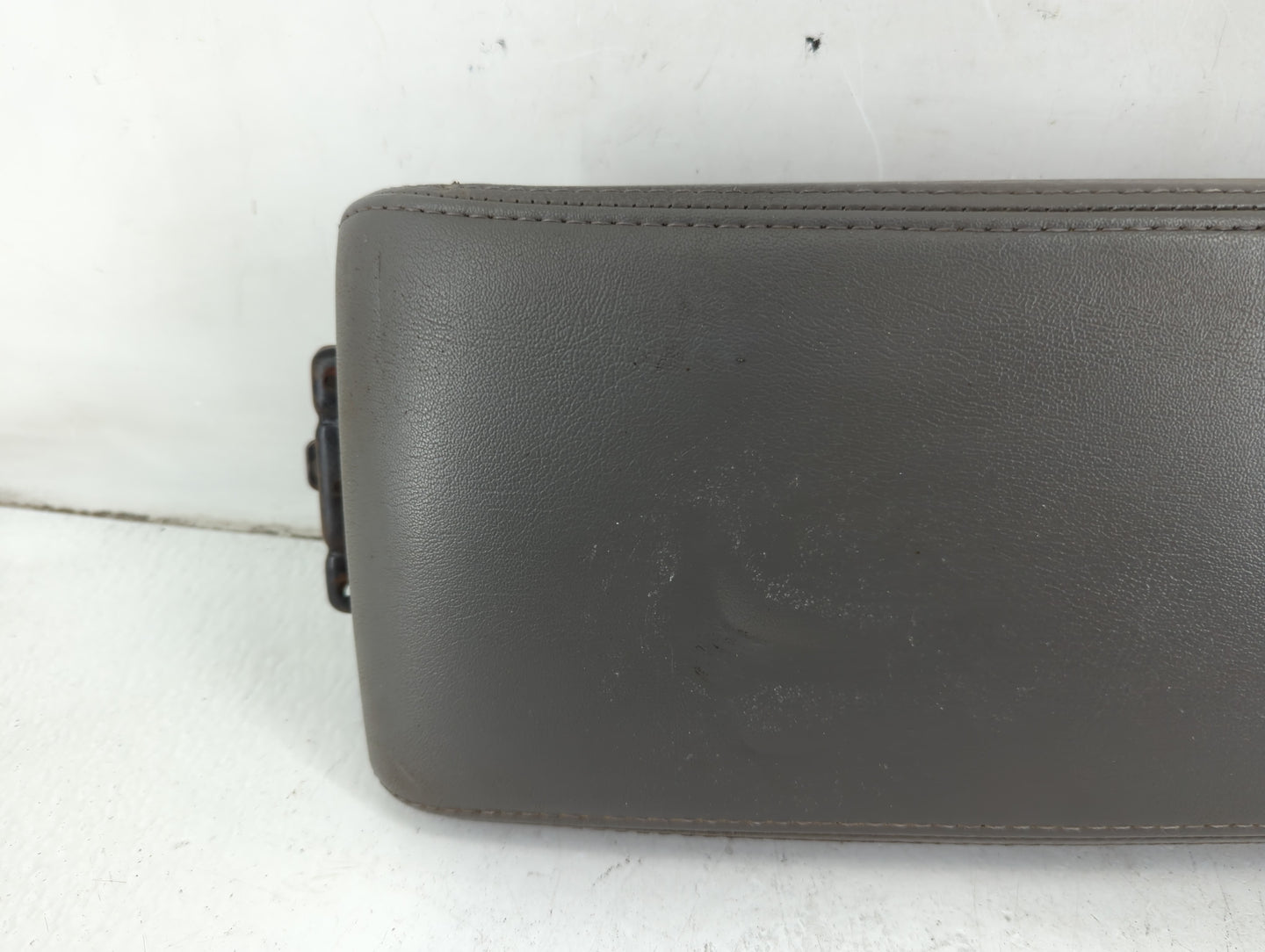 2008-2012 Chevrolet Malibu Center Console Armrest Cover Lid Fits Fits 2008 2009 2010 2011 2012 OEM Used Auto Parts - Oemused