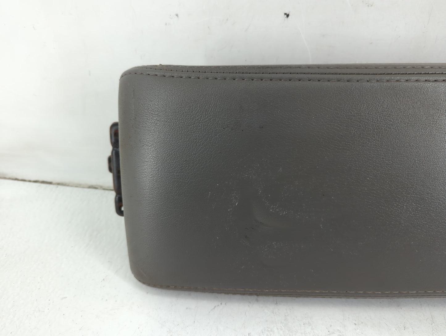2008-2012 Chevrolet Malibu Center Console Armrest Cover Lid Fits Fits 2008 2009 2010 2011 2012 OEM Used Auto Parts - Oemused