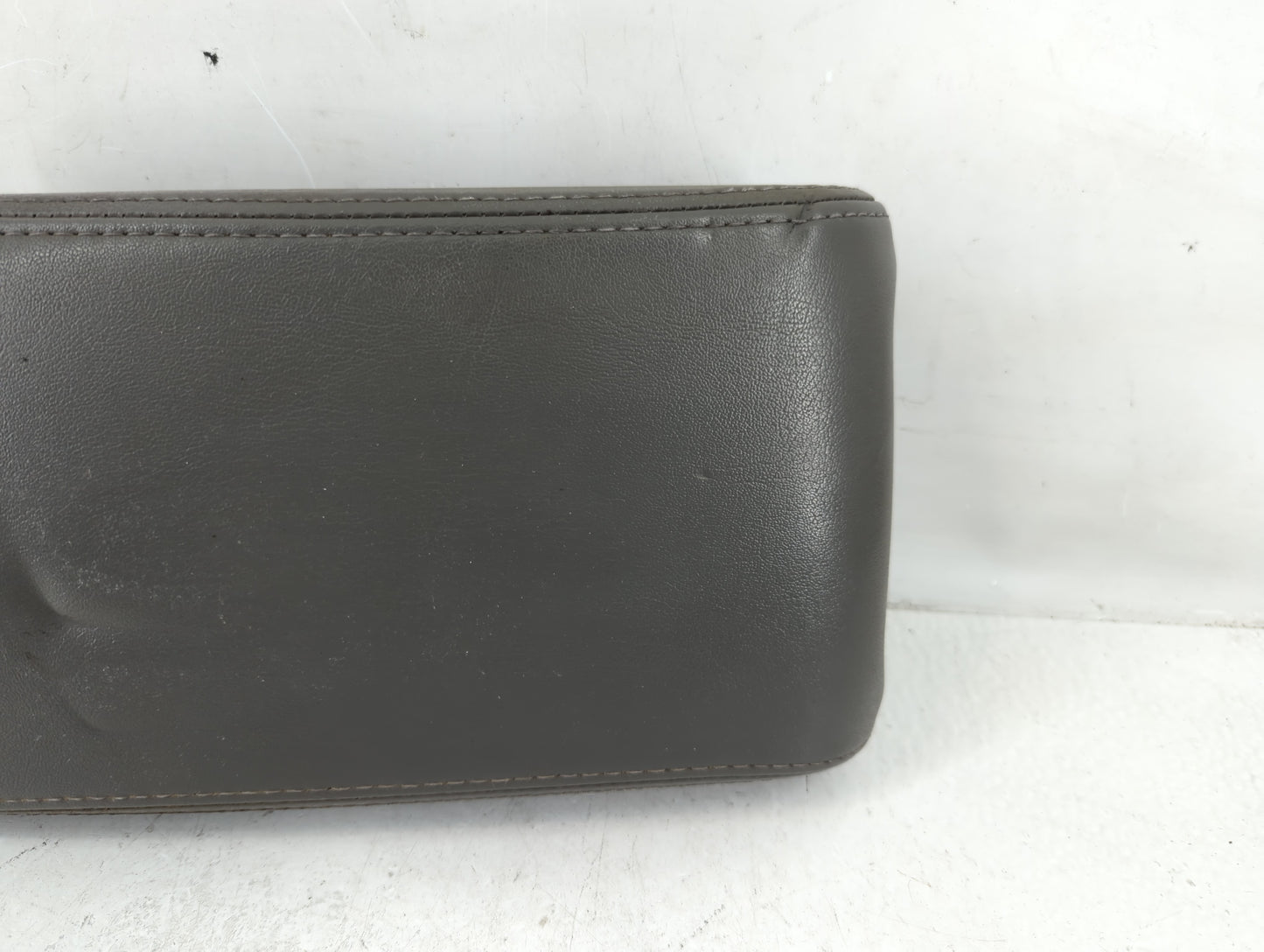 2008-2012 Chevrolet Malibu Center Console Armrest Cover Lid Fits Fits 2008 2009 2010 2011 2012 OEM Used Auto Parts - Oemused