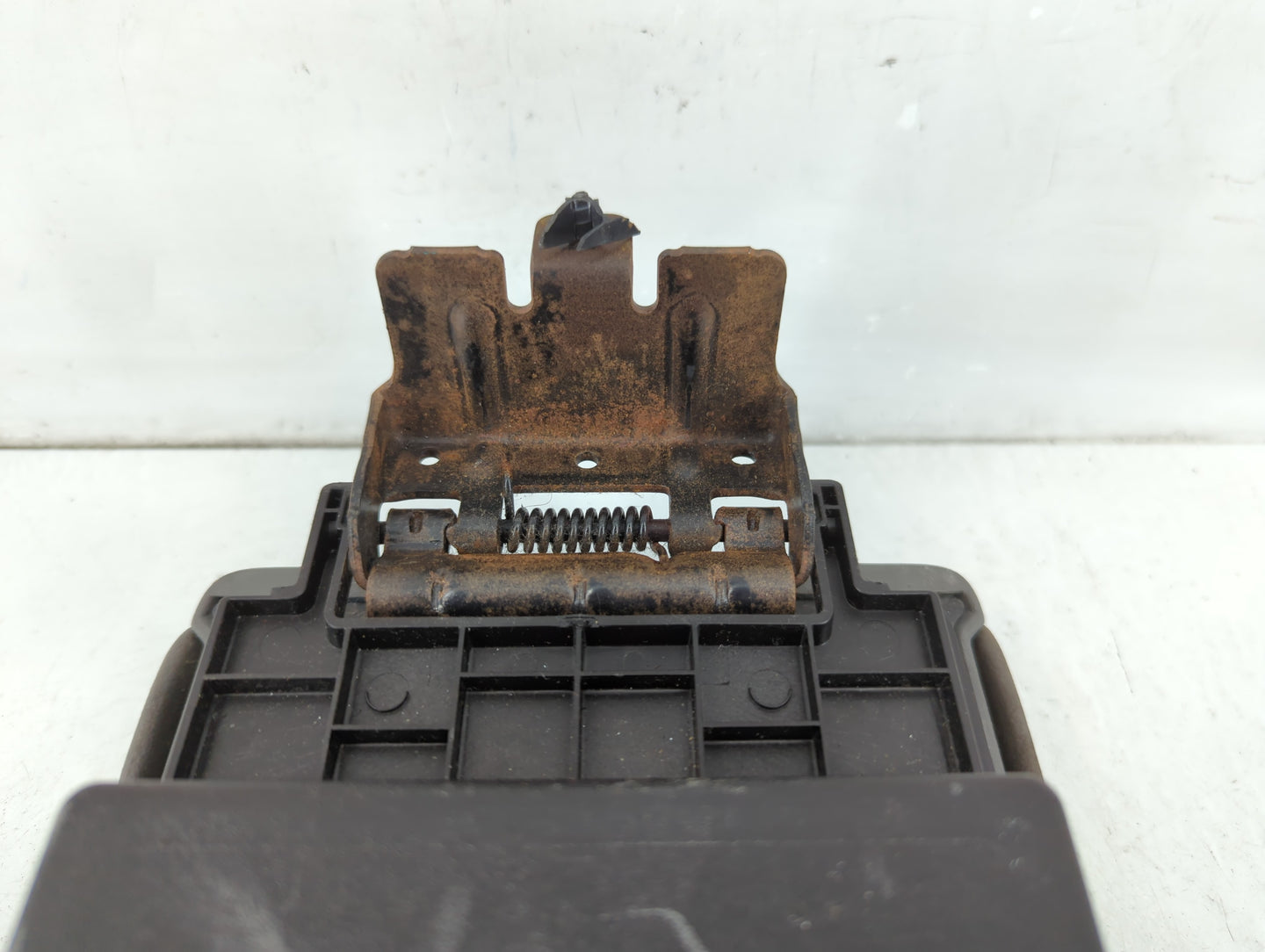 2008-2012 Chevrolet Malibu Center Console Armrest Cover Lid Fits Fits 2008 2009 2010 2011 2012 OEM Used Auto Parts - Oemused