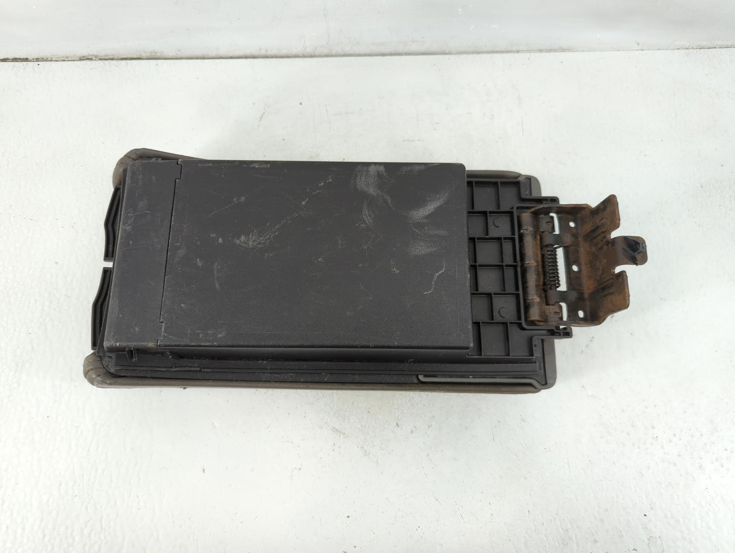 2008-2012 Chevrolet Malibu Center Console Armrest Cover Lid Fits Fits 2008 2009 2010 2011 2012 OEM Used Auto Parts - Oemused
