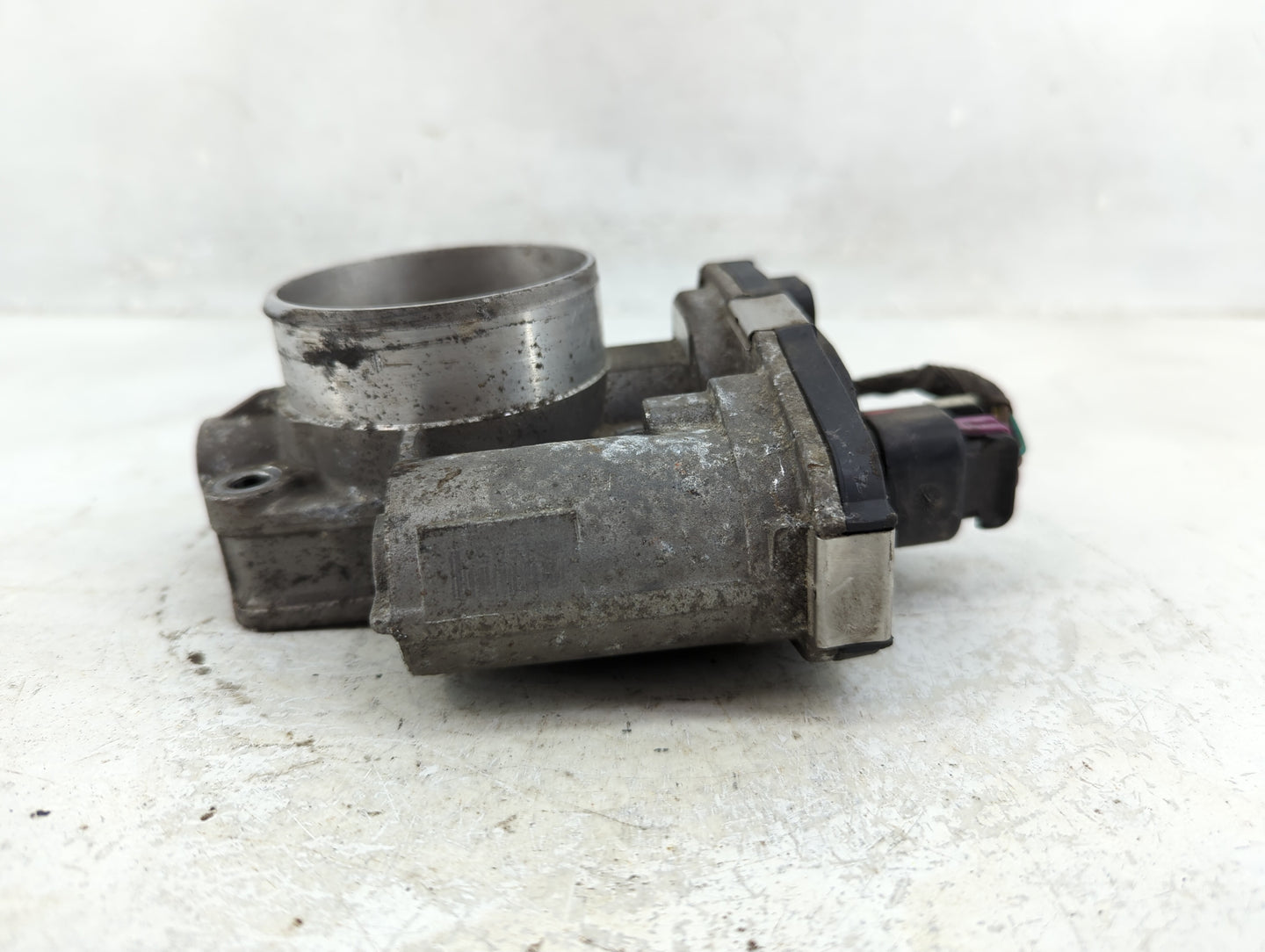 2008-2012 Chevrolet Malibu Throttle Body Fits Fits 2007 2008 2009 2010 2011 2012 OEM Used Auto Parts - Oemusedautoparts1.com