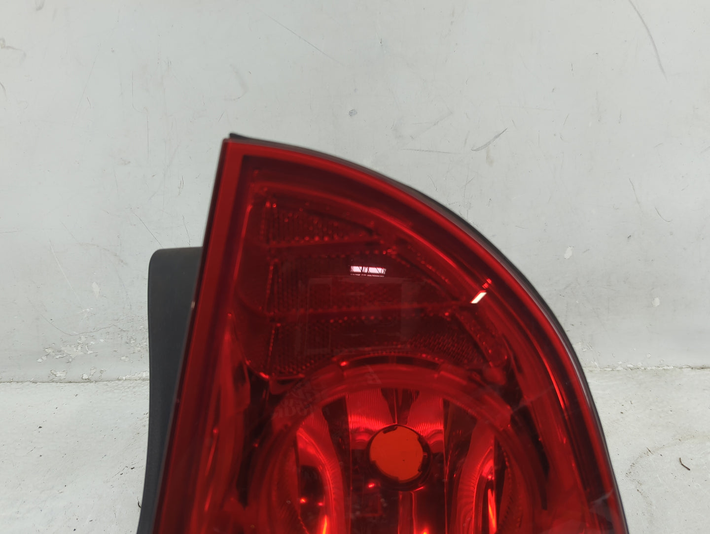 2008-2012 Chevrolet Malibu Tail Light Assembly Passenger Right OEM Fits Fits 2008 2009 2010 2011 2012 OEM Used Auto Parts - 