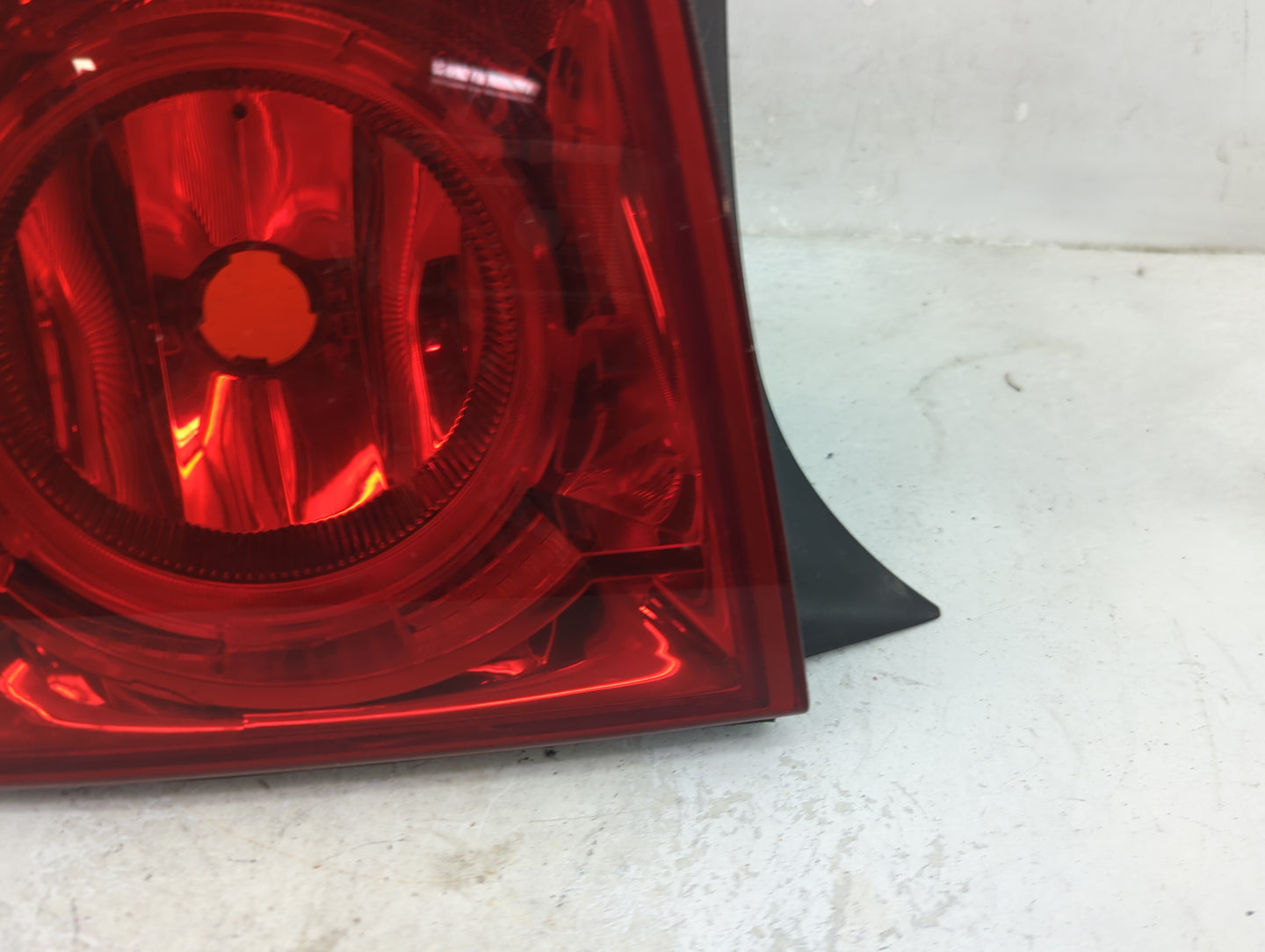 2008-2012 Chevrolet Malibu Tail Light Assembly Driver Left OEM Fits Fits 2008 2009 2010 2011 2012 OEM Used Auto Parts - Oemu
