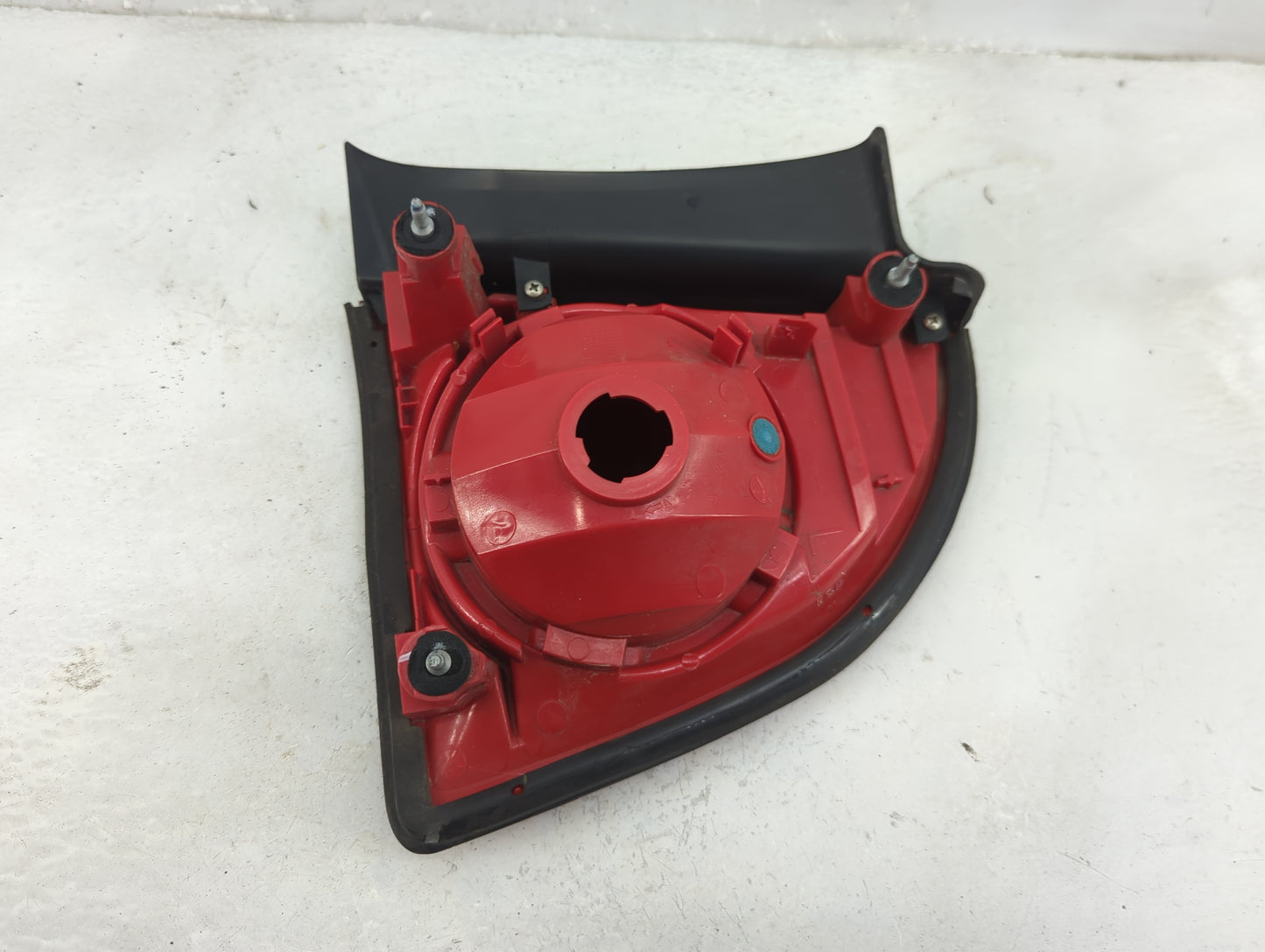 2008-2012 Chevrolet Malibu Tail Light Assembly Driver Left OEM Fits Fits 2008 2009 2010 2011 2012 OEM Used Auto Parts - Oemu