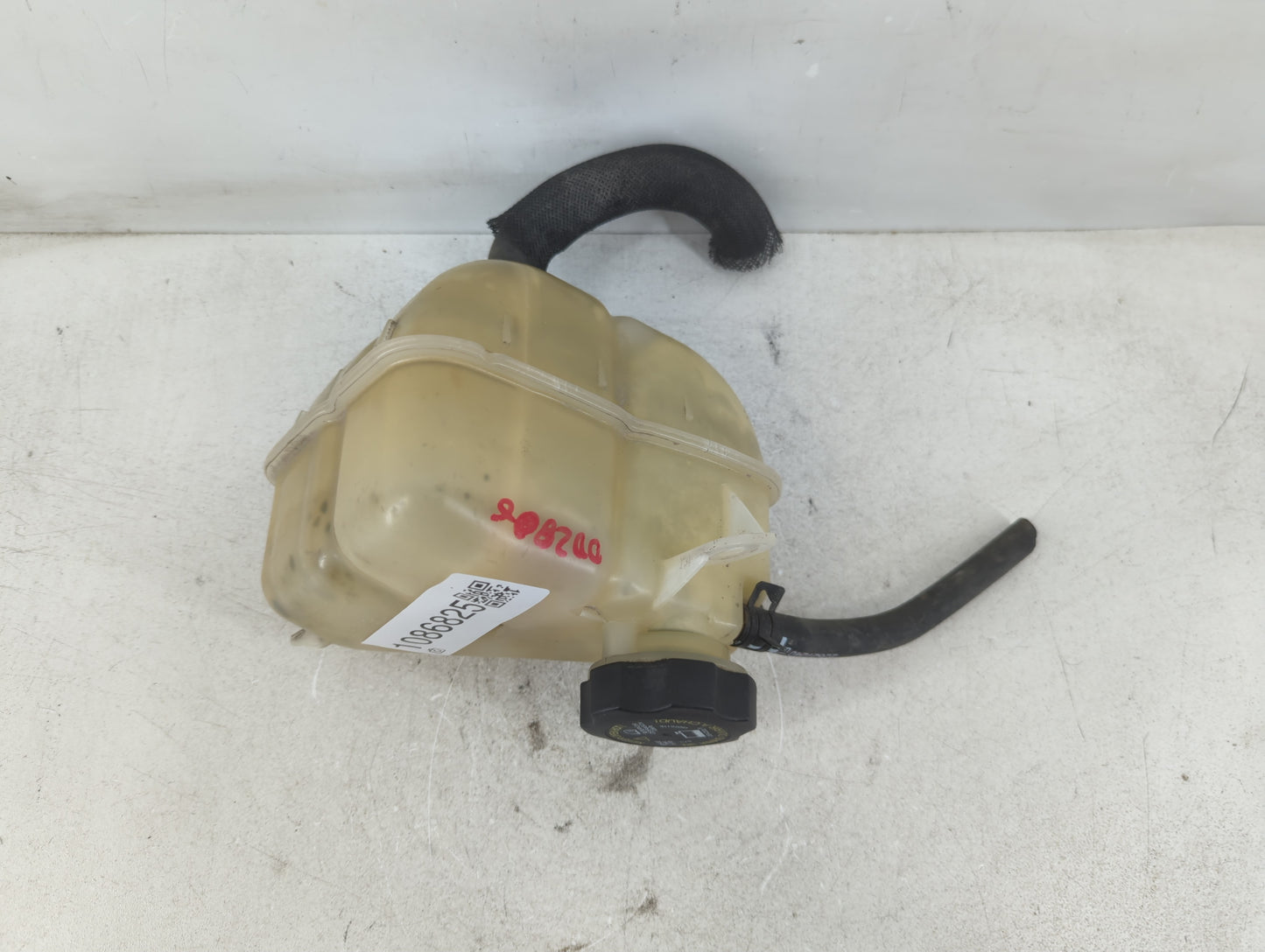 2008-2012 Chevrolet Malibu Windshield Washer Fluid Reservoir Bottle Oem - Oemusedautoparts1.com