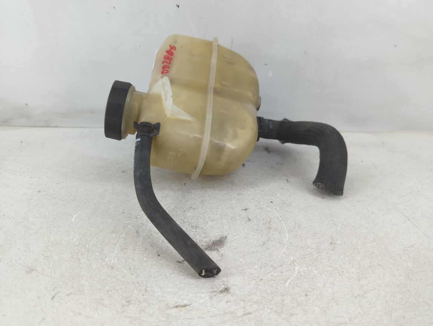 2008-2012 Chevrolet Malibu Windshield Washer Fluid Reservoir Bottle Oem - Oemusedautoparts1.com
