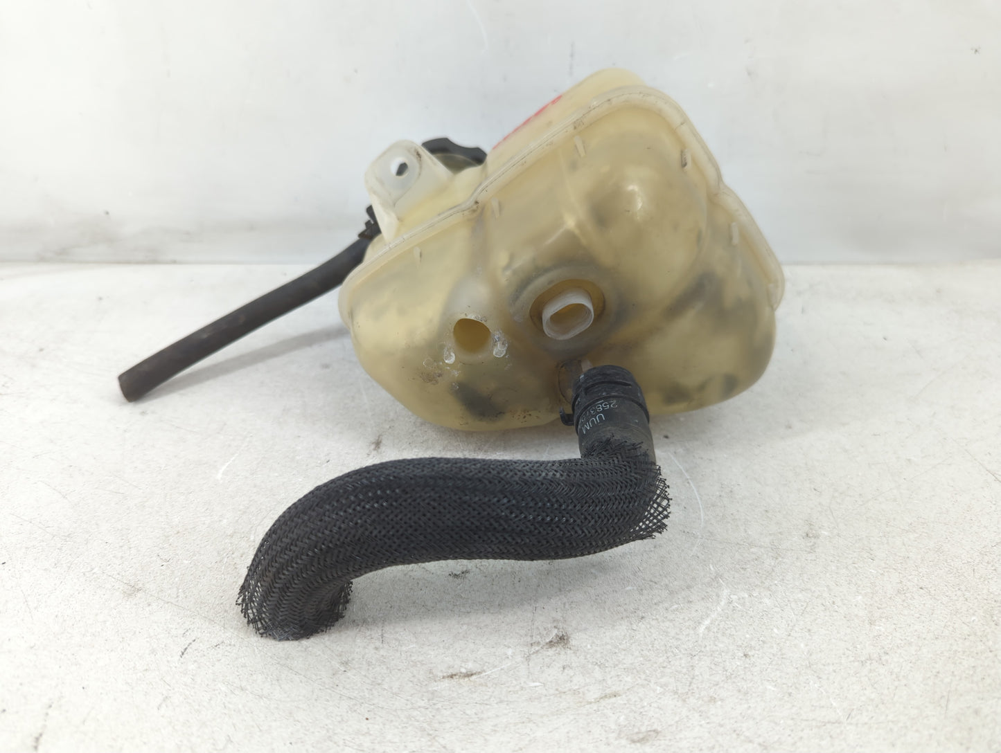 2008-2012 Chevrolet Malibu Windshield Washer Fluid Reservoir Bottle Oem - Oemusedautoparts1.com