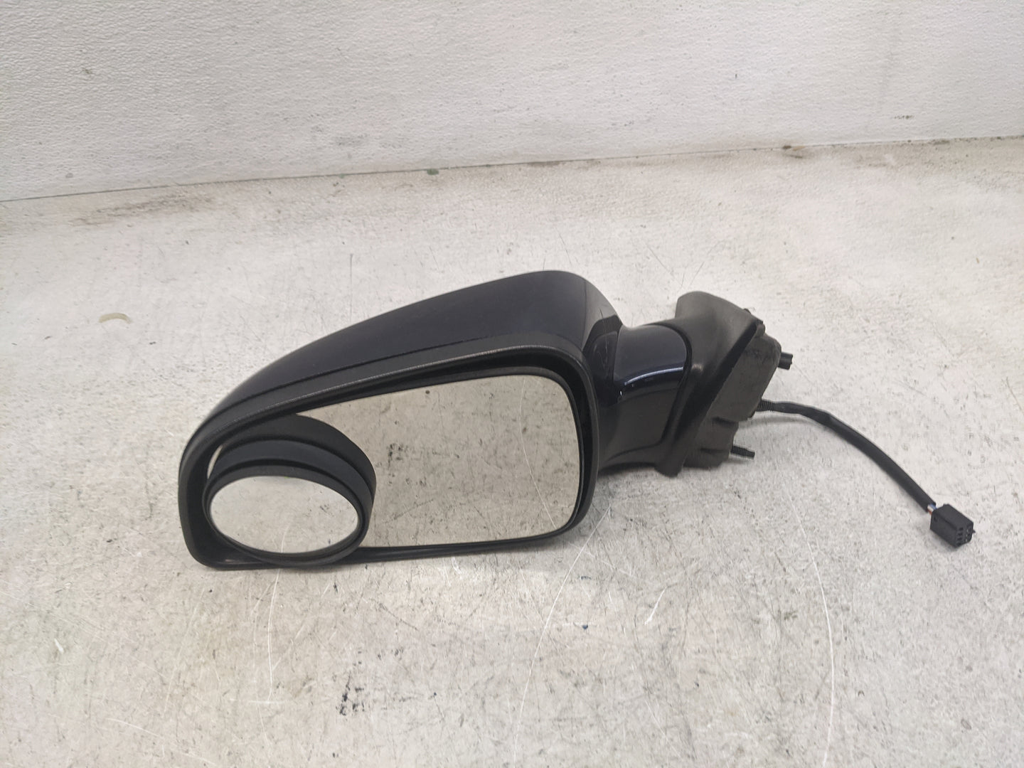 2008-2012 Chevrolet Malibu Driver Side View Mirror - Left Door Mirror OEM Used - Oemusedautoparts1.com