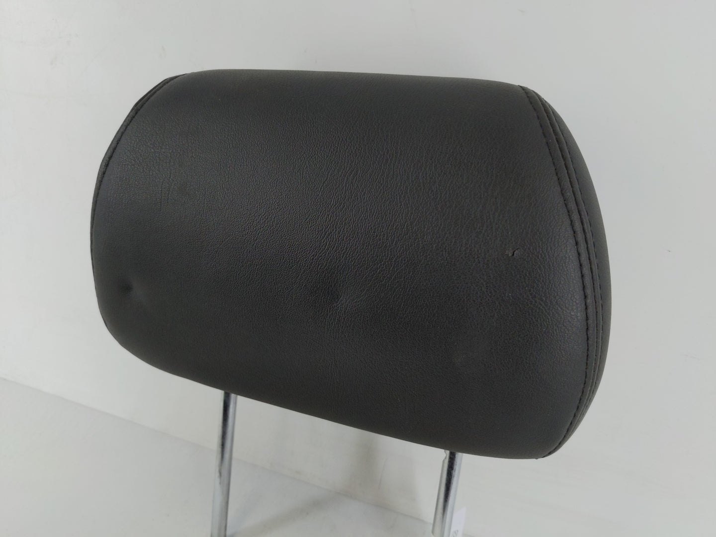 2011-2012 Chevrolet Malibu Headrest Head Rest Front Driver Passenger Seat Fits Fits 2011 2012 OEM Used Auto Parts - Oemuseda