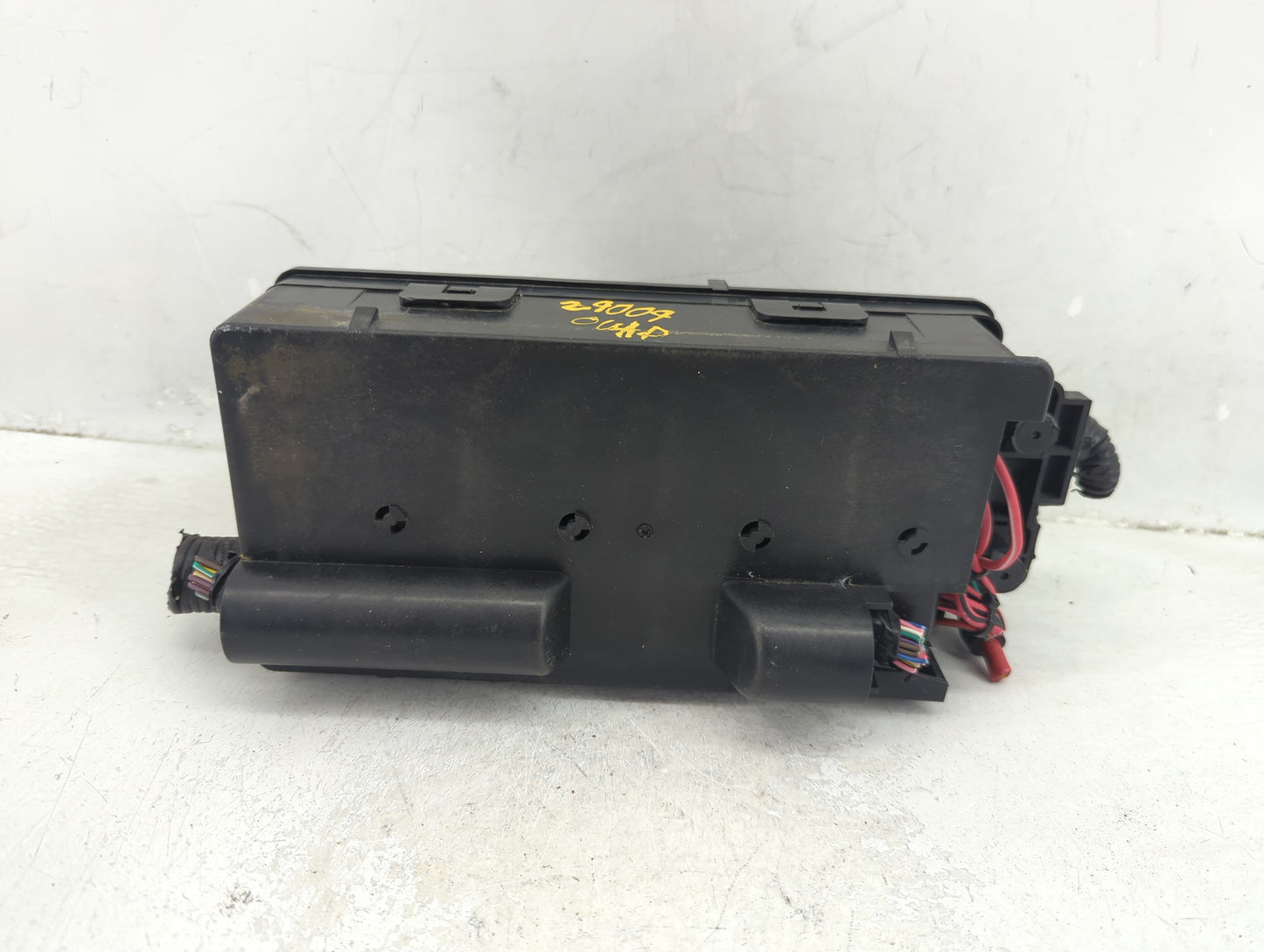 2009-2012 Chevrolet Malibu Fusebox Fuse Box Panel Relay Module Fits Fits 2009 2010 2011 2012 OEM Used Auto Parts - Oemusedau