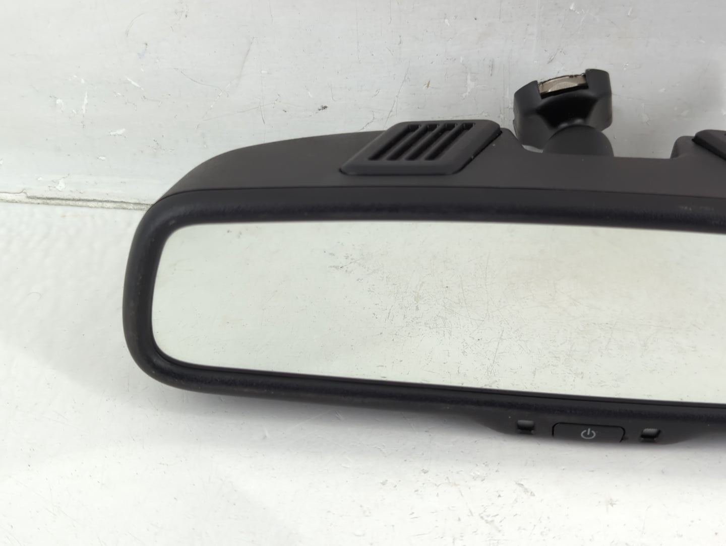 2004-2012 Chevrolet Malibu Interior Rear View Mirror Replacement OEM P/N:E11026130 Fits OEM Used Auto Parts - Oemusedautopar