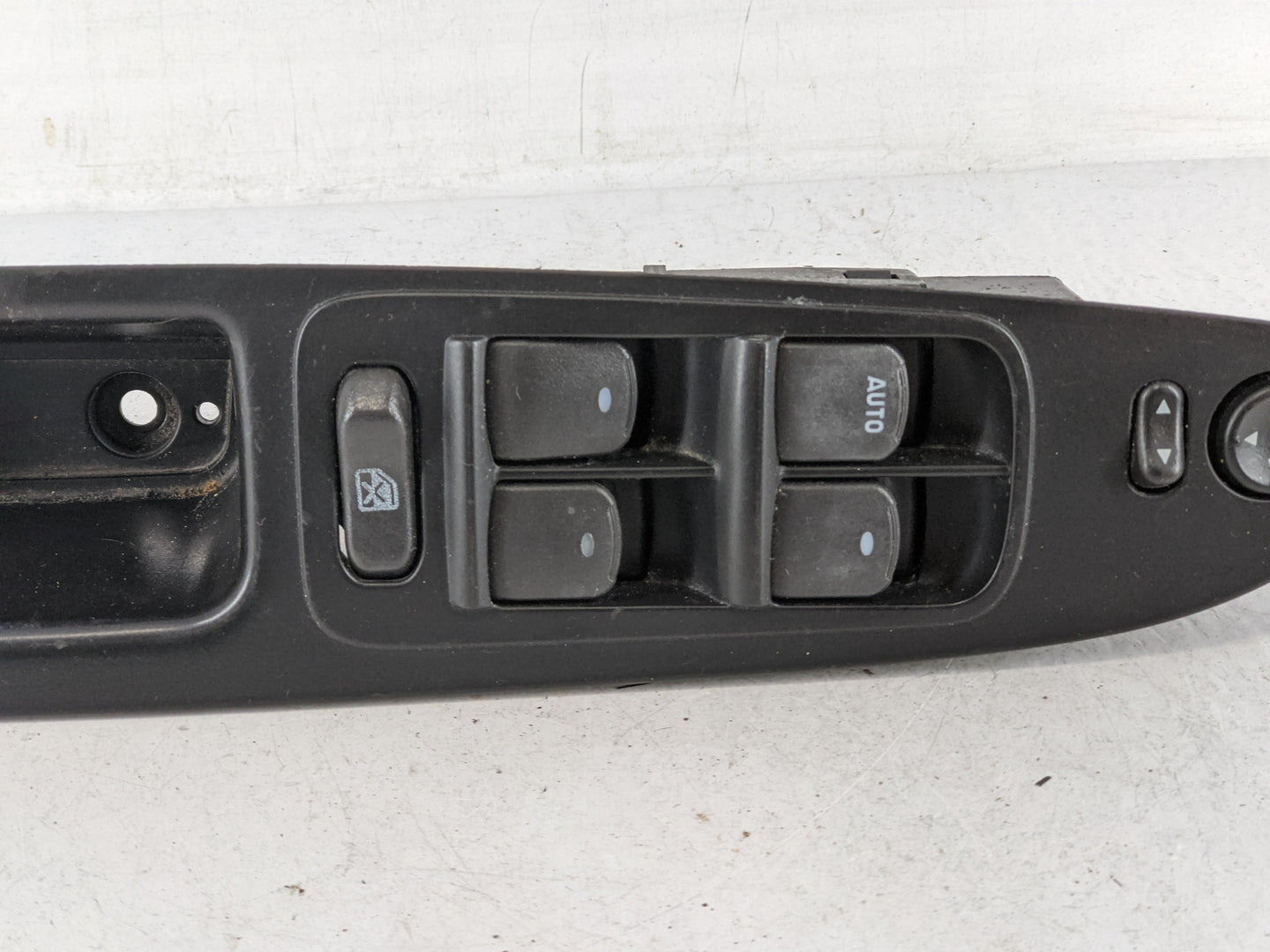 2010-2012 Chevrolet Malibu Master Power Window Switch Replacement Driver Side Left P/N:20807220 20807219 Fits Fits 2010 2011