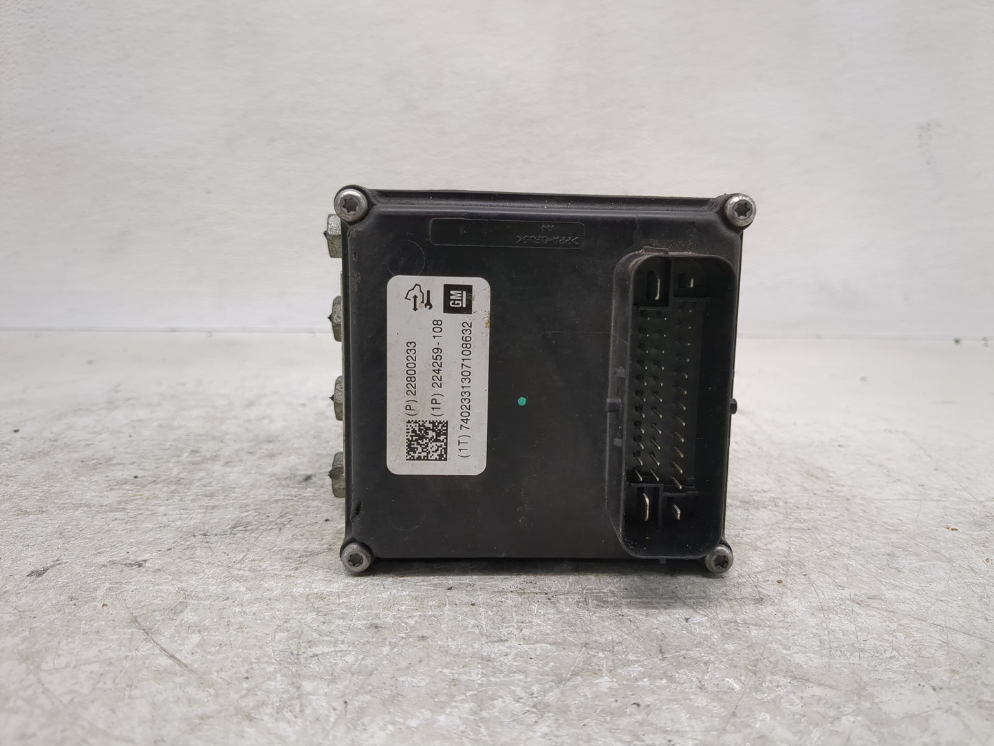 2012 Chevrolet Malibu ABS Pump Control Module Replacement P/N:22799743 Fits OEM Used Auto Parts - Oemusedautoparts1.com